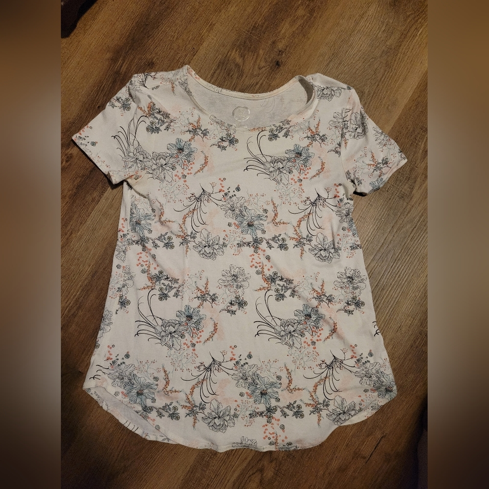 Maurices Floral Short Sleeve Tee - Cream and Gray